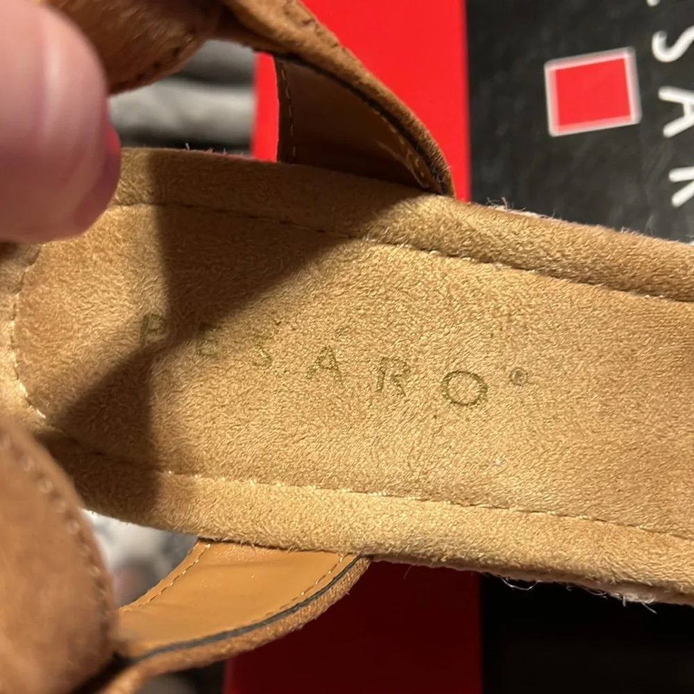 NWT Pesaro Skye Wedge Sandals